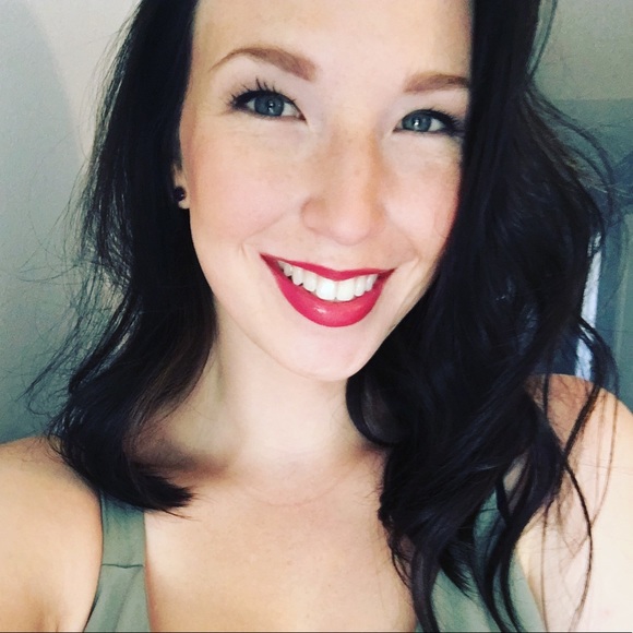 Meet your Posher, Haley - Picture 1 of 2